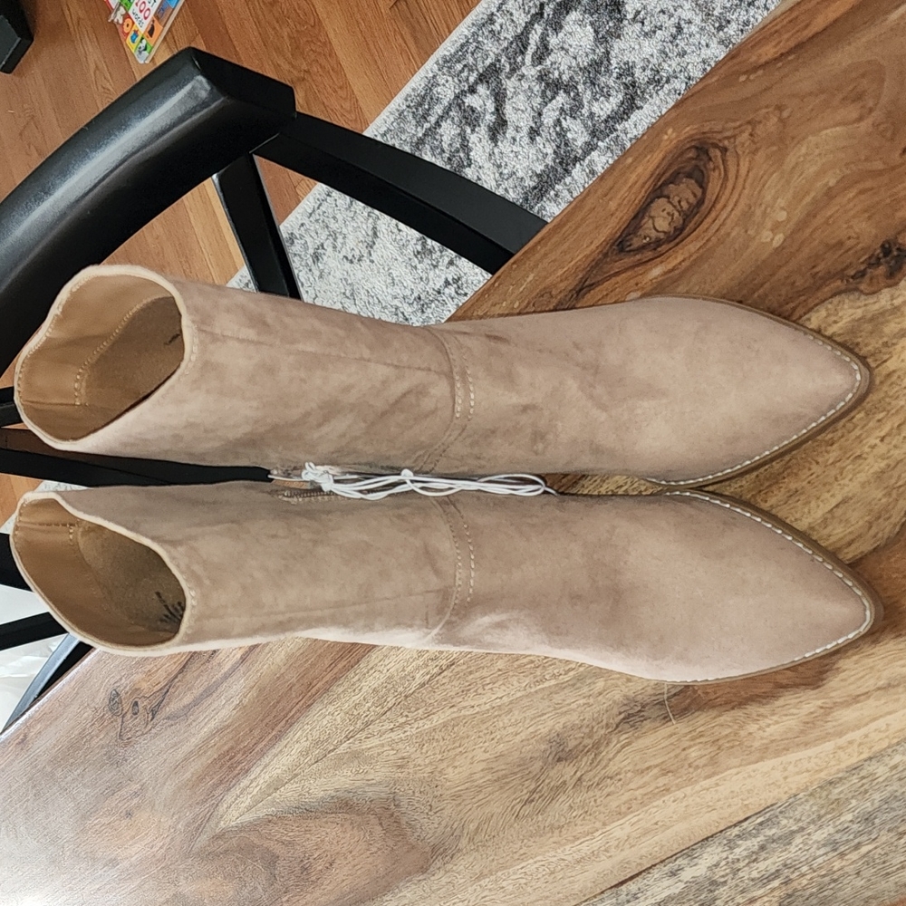NEW Boots